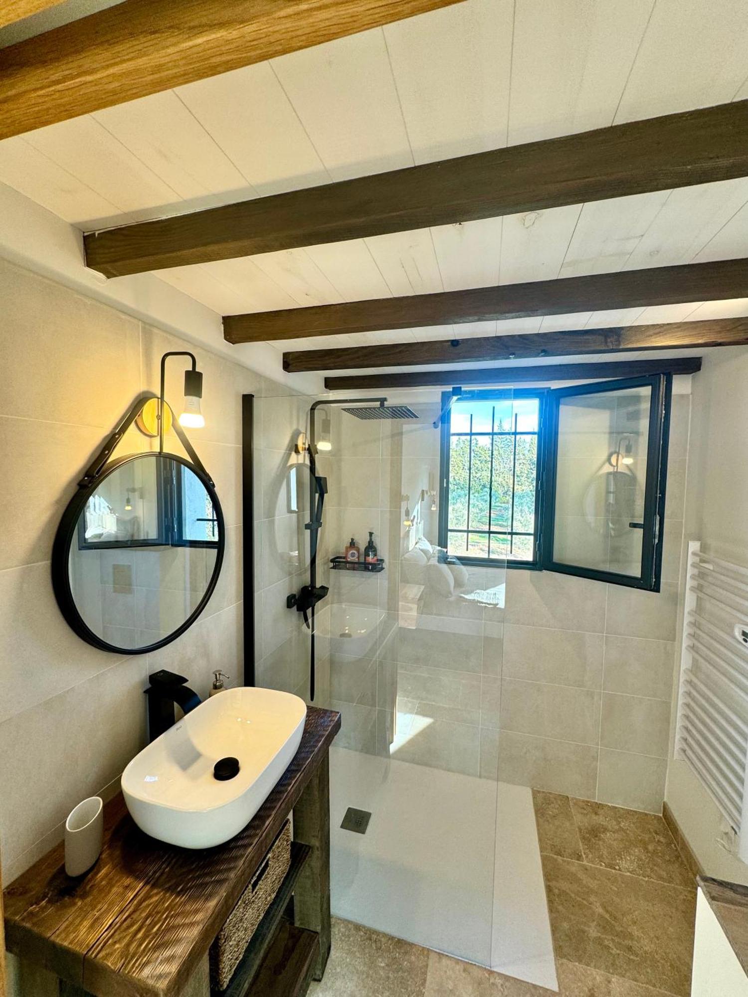 Bed and Breakfast Mas Campau Fontvieille Exterior foto